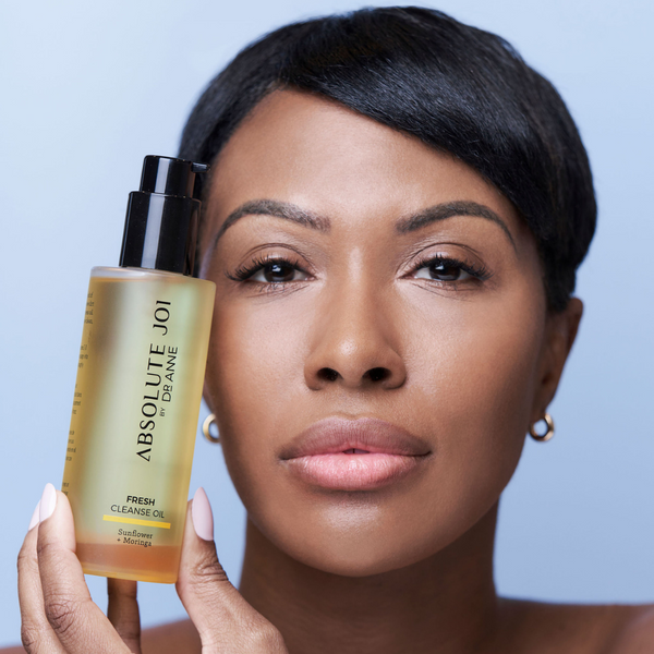 Facial Cleansing Oil with Sunflower and Moringa | AbsoluteJOI